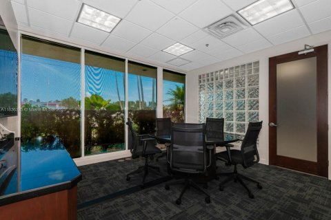 Propiedad comercial en venta en Hollywood, Florida № 1820216 - foto 10