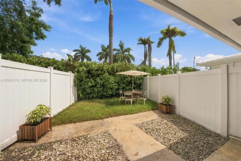 Villa ou maison à louer à Miami Shores, Floride: 1 chambre, 60.39 m2 № 2245988 - photo 20