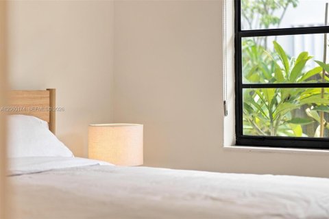 Villa ou maison à louer à Miami Shores, Floride: 1 chambre, 60.39 m2 № 2245988 - photo 18