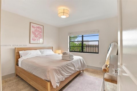 Villa ou maison à louer à Miami Shores, Floride: 1 chambre, 60.39 m2 № 2245988 - photo 9