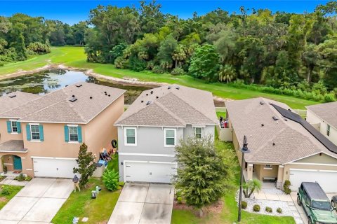 House in Davenport, Florida 5 bedrooms, 234.3 sq.m. № 2345217 - photo 2