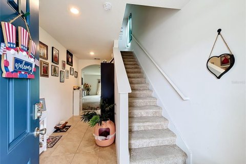 House in Davenport, Florida 5 bedrooms, 234.3 sq.m. № 2345217 - photo 6