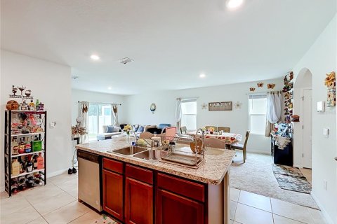 House in Davenport, Florida 5 bedrooms, 234.3 sq.m. № 2345217 - photo 14
