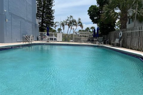 Studio in the Condo in North Miami, Florida  № 2086606 - photo 4
