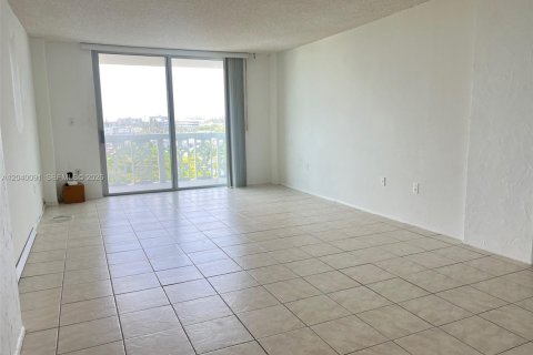 Studio in the Condo in North Miami, Florida  № 2086606 - photo 8