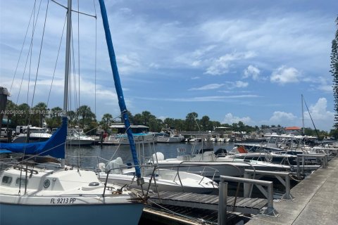 Studio in the Condo in North Miami, Florida  № 2086606