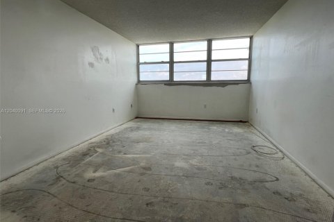 Studio in the Condo in North Miami, Florida  № 2086606 - photo 13