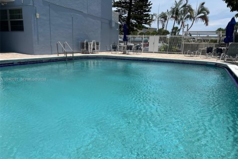 Studio in the Condo in North Miami, Florida  № 2086606 - photo 27