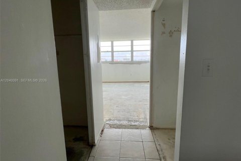 Studio in the Condo in North Miami, Florida  № 2086606 - photo 12