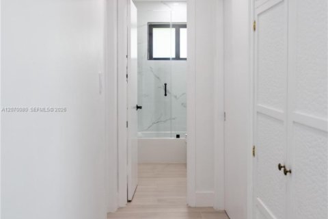 Villa ou maison à louer à Hollywood, Floride: 3 chambres, 127.37 m2 № 2297957 - photo 17