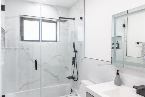 Villa ou maison à louer à Hollywood, Floride: 3 chambres, 127.37 m2 № 2297957 - photo 16