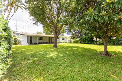 Villa ou maison à louer à Hollywood, Floride: 3 chambres, 127.37 m2 № 2297957 - photo 19
