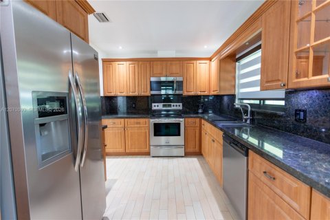 Villa ou maison à louer à Hollywood, Floride: 3 chambres, 127.37 m2 № 2297957 - photo 7