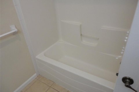 Condominio en alquiler en Newberry, Florida, 3 dormitorios, 138.33 m2 № 1908428 - foto 12