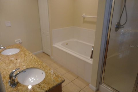 Condominio en alquiler en Newberry, Florida, 3 dormitorios, 138.33 m2 № 1908428 - foto 8