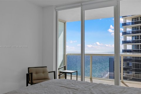 Condominio en alquiler en Hallandale Beach, Florida, 2 dormitorios, 135.45 m2 № 2079305 - foto 27