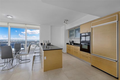 Condominio en alquiler en Hallandale Beach, Florida, 2 dormitorios, 135.45 m2 № 2079305 - foto 16