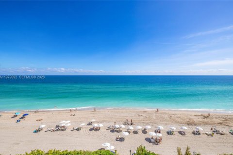 Condominio en alquiler en Hallandale Beach, Florida, 2 dormitorios, 135.45 m2 № 2079305 - foto 8