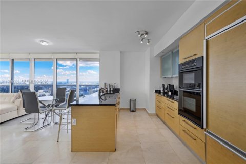 Condominio en alquiler en Hallandale Beach, Florida, 2 dormitorios, 135.45 m2 № 2079305 - foto 17