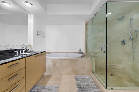 Condominio en alquiler en Hallandale Beach, Florida, 2 dormitorios, 135.45 m2 № 2079305 - foto 30