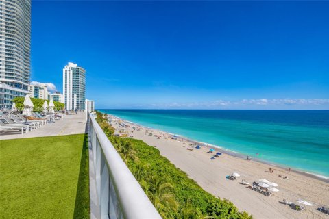 Condominio en alquiler en Hallandale Beach, Florida, 2 dormitorios, 135.45 m2 № 2079305 - foto 7