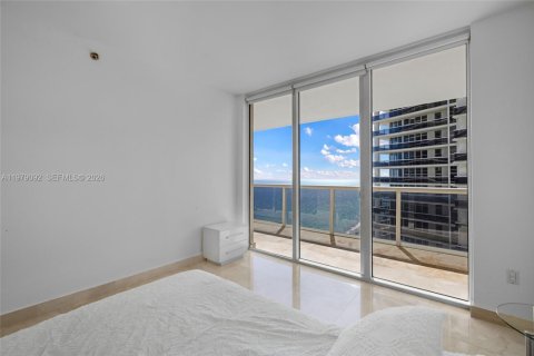 Condominio en alquiler en Hallandale Beach, Florida, 2 dormitorios, 135.45 m2 № 2079305 - foto 22