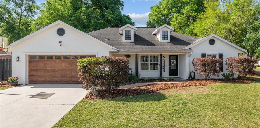 House in Newberry, Florida 4 bedrooms, 177.16 sq.m. № 2155711