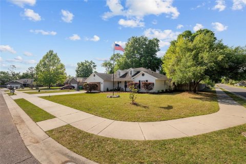 House in Newberry, Florida 4 bedrooms, 177.16 sq.m. № 2155711 - photo 3