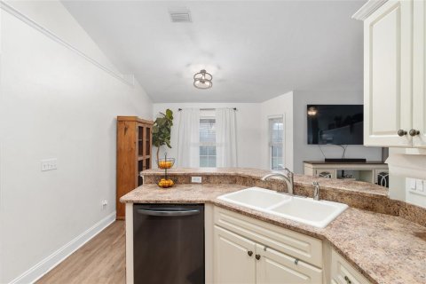 House in Newberry, Florida 4 bedrooms, 177.16 sq.m. № 2155711 - photo 29