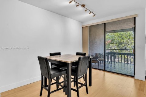 Copropriété à louer à Miami, Floride: 2 chambres, 130.06 m2 № 2400666 - photo 7