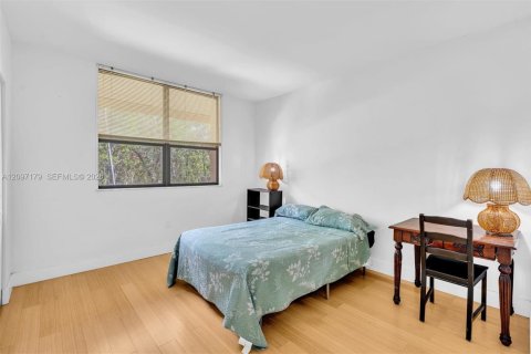 Copropriété à louer à Miami, Floride: 2 chambres, 130.06 m2 № 2400666 - photo 15