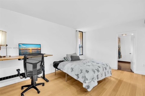 Copropriété à louer à Miami, Floride: 2 chambres, 130.06 m2 № 2400666 - photo 18
