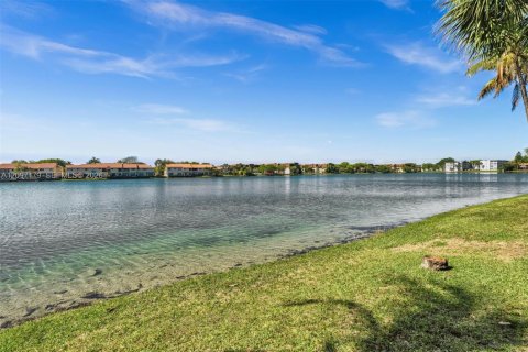 Copropriété à louer à Miami, Floride: 2 chambres, 130.06 m2 № 2400666 - photo 23