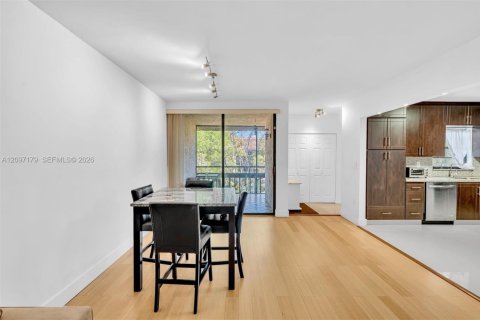 Copropriété à louer à Miami, Floride: 2 chambres, 130.06 m2 № 2400666 - photo 11
