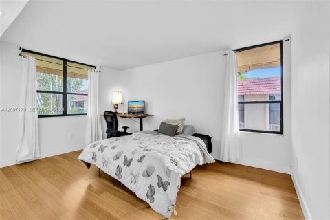 Copropriété à louer à Miami, Floride: 2 chambres, 130.06 m2 № 2400666 - photo 17
