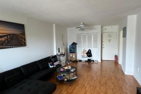 Купить кондоминиум в Санни-Айлс-Бич, Флорида 1 спальня, 64.57м2, № 2037136 - фото 5