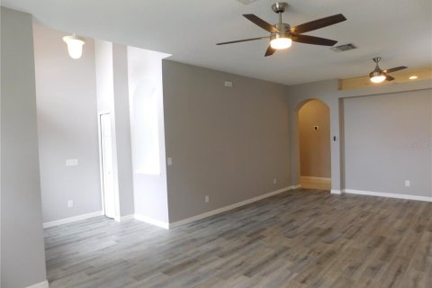 Casa en alquiler en Winter Springs, Florida, 4 dormitorios, 213.86 m2 № 1918507 - foto 12