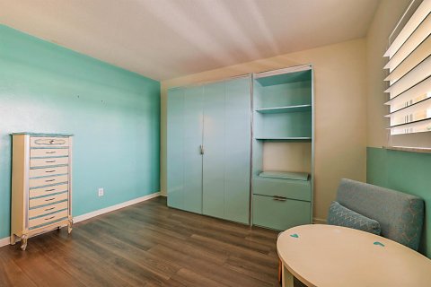 Снять в аренду кондоминиум в Дирфилд-Бич, Флорида 3 комнаты, 92.25м2, № 2181179 - фото 24