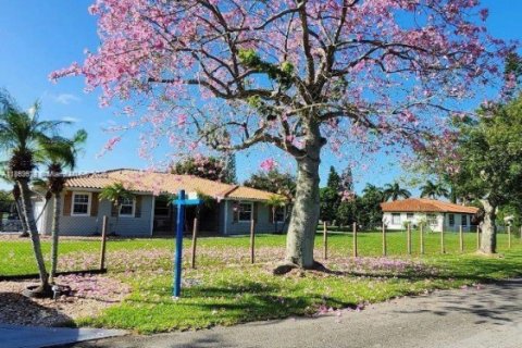 House in Homestead, Florida 4 bedrooms, 198.25 sq.m. № 1946384 - photo 3