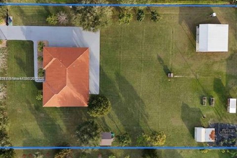 House in Homestead, Florida 4 bedrooms, 198.25 sq.m. № 1946384 - photo 20