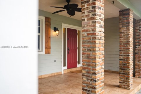 House in Homestead, Florida 4 bedrooms, 198.25 sq.m. № 1946384 - photo 23