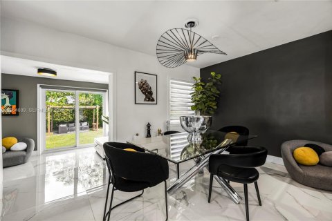 Купить виллу или дом в Майами, Флорида 1 комната, 146.14м2, № 2026238 - фото 11