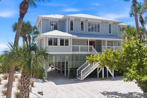 House in Placida, Florida 4 bedrooms, 264.31 sq.m. № 2108088 - photo 5