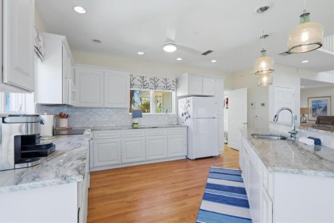 House in Placida, Florida 4 bedrooms, 264.31 sq.m. № 2108088 - photo 20