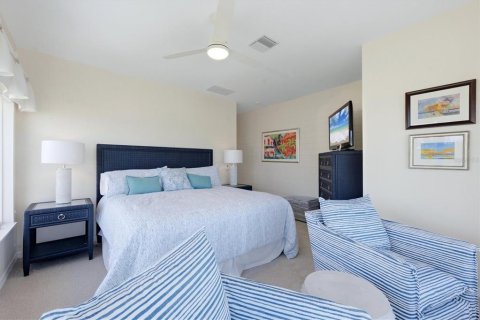 House in Placida, Florida 4 bedrooms, 264.31 sq.m. № 2108088 - photo 30