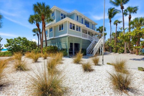 House in Placida, Florida 4 bedrooms, 264.31 sq.m. № 2108088 - photo 9