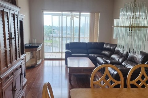 Condo in Tamarac, Florida, 2 bedrooms  № 1817707 - photo 6