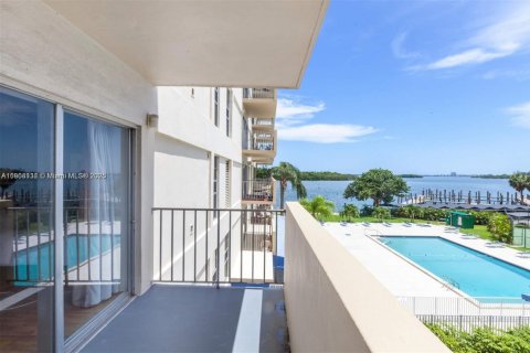 Condominio en alquiler en Miami, Florida, 53.88 m2 № 1895276 - foto 8