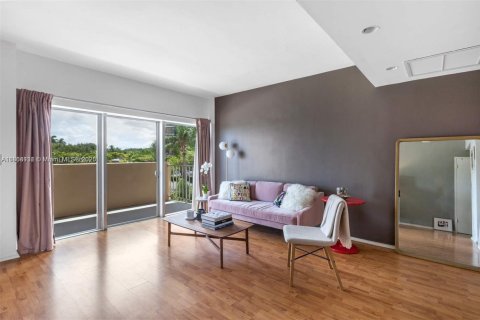 Condominio en alquiler en Miami, Florida, 53.88 m2 № 1895276 - foto 12