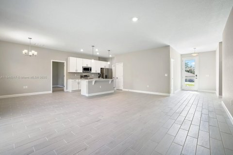 House in Palm Bay, Florida 4 bedrooms, 166.02 sq.m. № 1847622 - photo 4